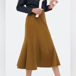 Uniqlo Women's Midi Skirt in Mustard Brown